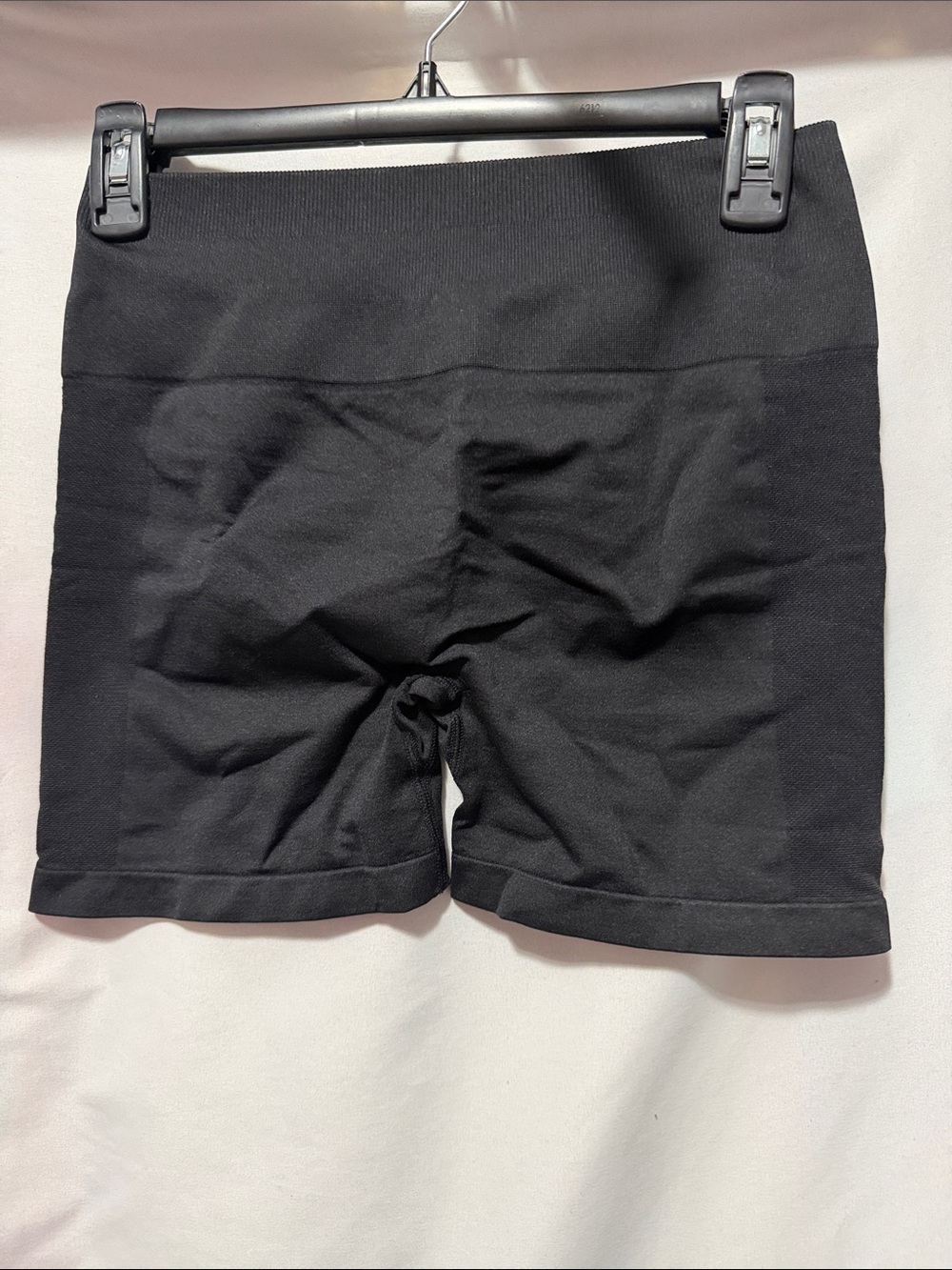 High-Rise Black Women's Bike Shorts - Seamless Stretch